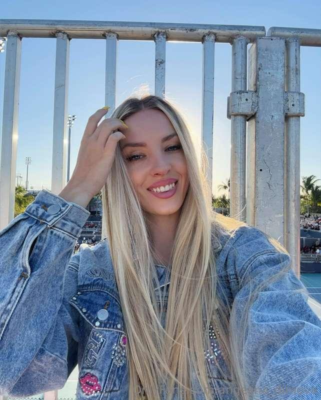 kinda bored… wanna chat? 👀