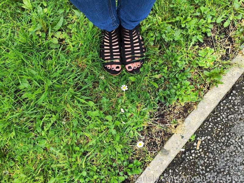 #fyp #teen #18 #young #petit #small #customs #daddy #feet #footfetish