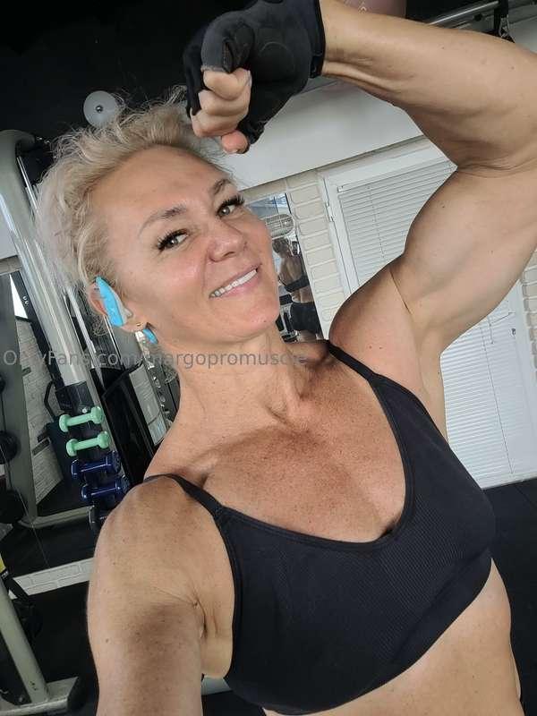 Happy weekend 👍💪