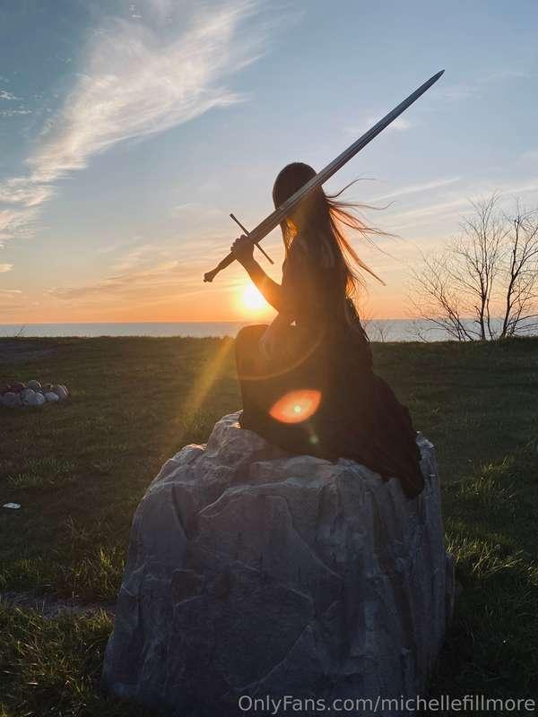 Happy Friday loves! I’m on a little trip and I always take e..