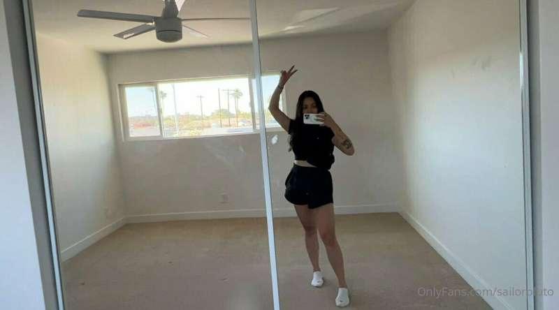 hello from me and my new apartment 🥰 i can't wait to film di..