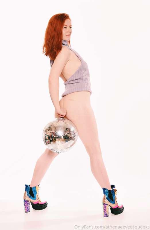 I'm fun at Parties 🕺❤🕺 BUT this weekend my stripclub got shu..