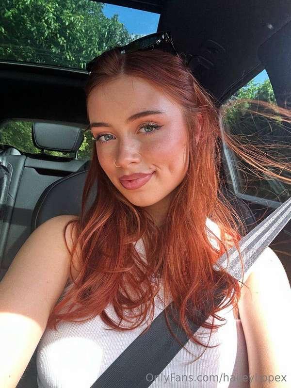 omgg she's a rocket!! 🚀 @heyyrosie is the hottest redhead on..