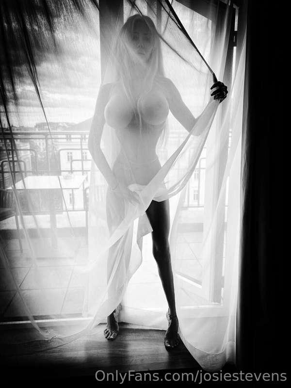 An artistic nude 👩🏼‍🎨