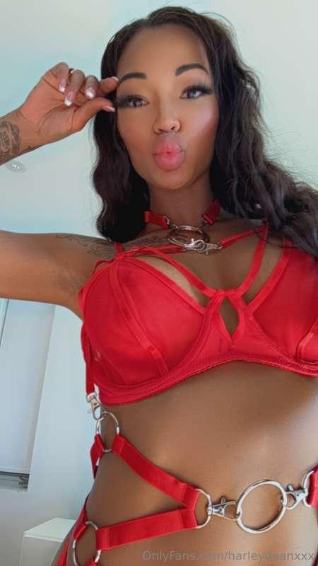 Red has a special place in my heart ❤️🌹