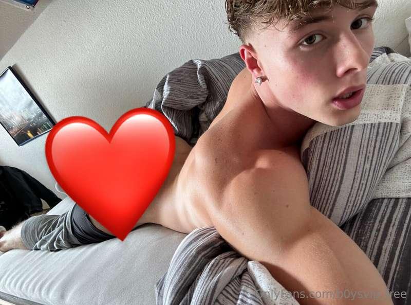 Enjoy the views! Benjamin is the most hottest boy in the wor..