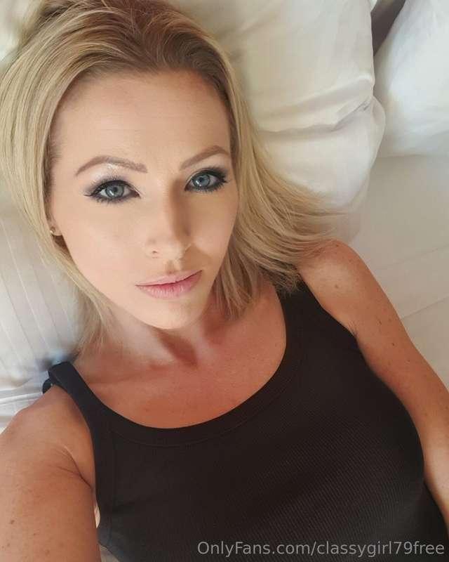 Colour or B/W? 🖤🤍❤️