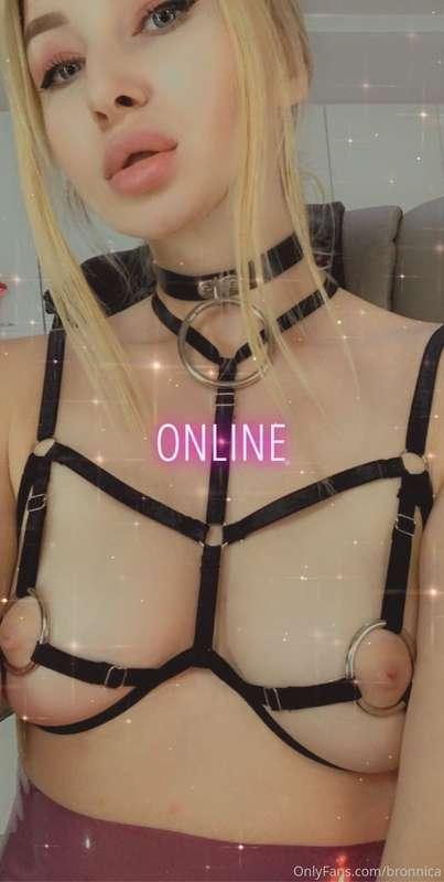 guys I need help, what would you like to see in my only fans..