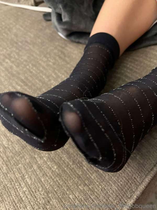 mrs_footjobqueen image #3