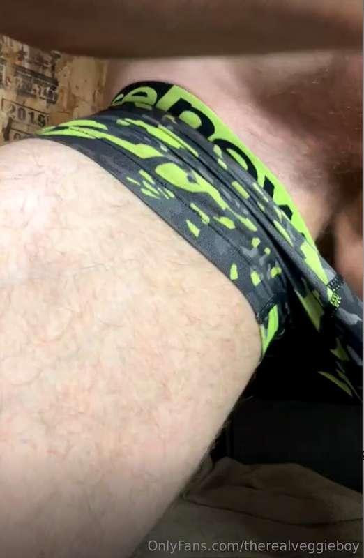 Who wants to see daddy squirt his load?