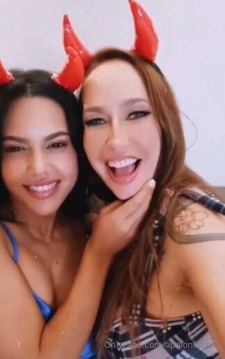 I love the huge tits and pussy of my friend sophie evans I s..