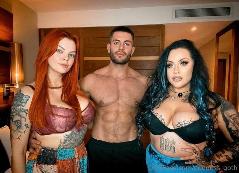 Oh… we hot 🥵  @beckymill911 @reecehunk