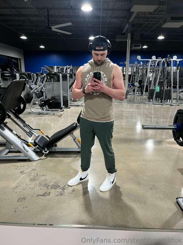 Football is back today but you know I had to get them gains ..