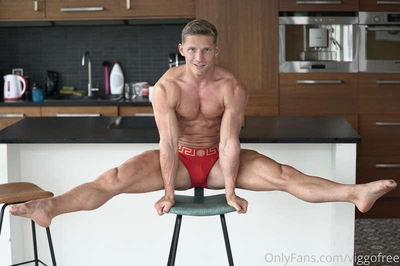 Should I go to circus? 🤣🤩 @viggosorensen