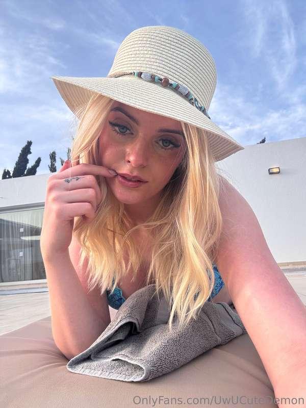 Tan with me darling? ❤️