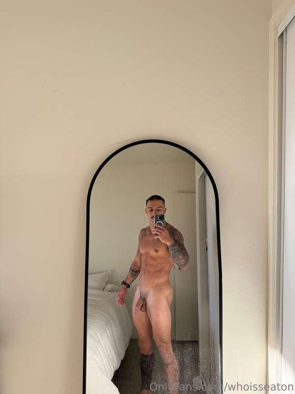 Keen to get my cock hard tonight for ya’ll