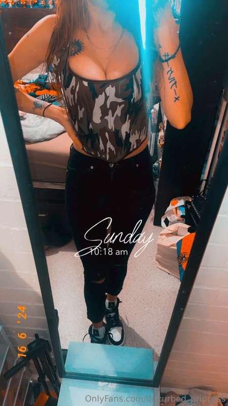 casual sunday photo 🤎💚🖤 🤎💚🖤