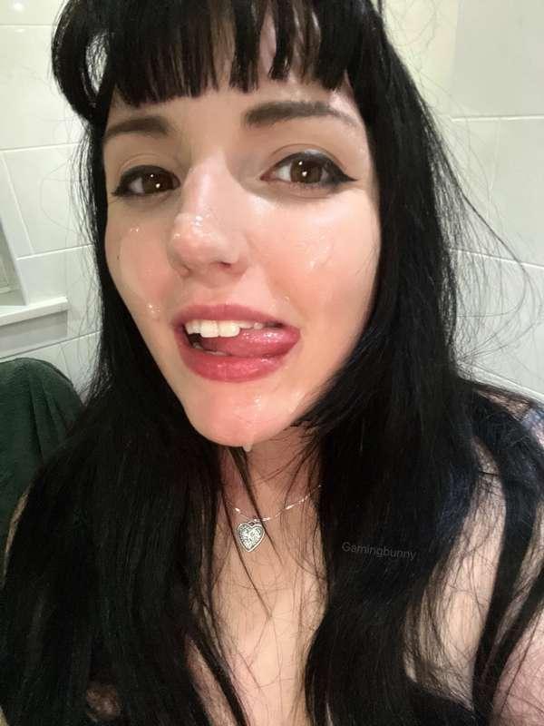 Always so smug with cum on my face 😇