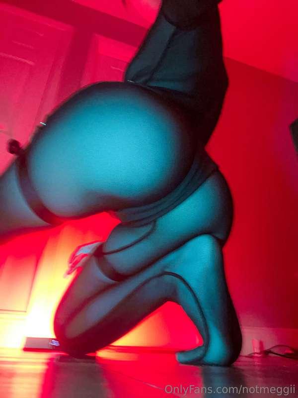 You were asking for ASS on the timeline :3?!