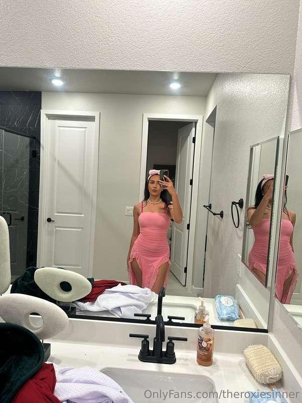 Pink screams sexy 💖💕