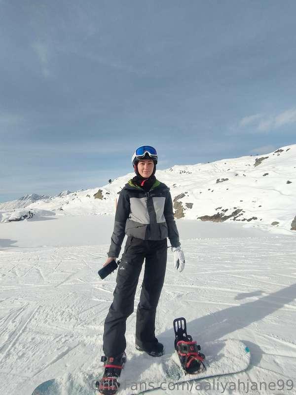 Would you come snow boarding with me ? 😘