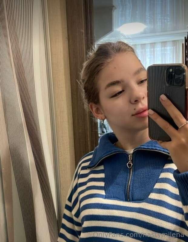 She is waiting for you👉🔥@violetvox🔥
This bitch @violetvox lo..