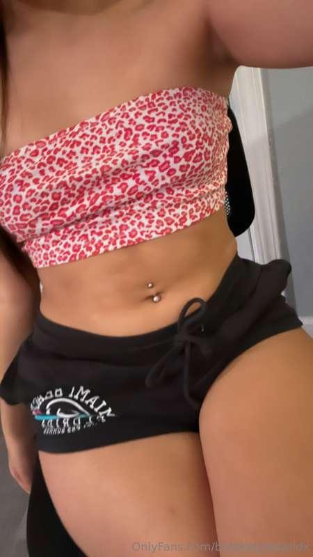 The true center of gravity – my belly button. 🌌🔘