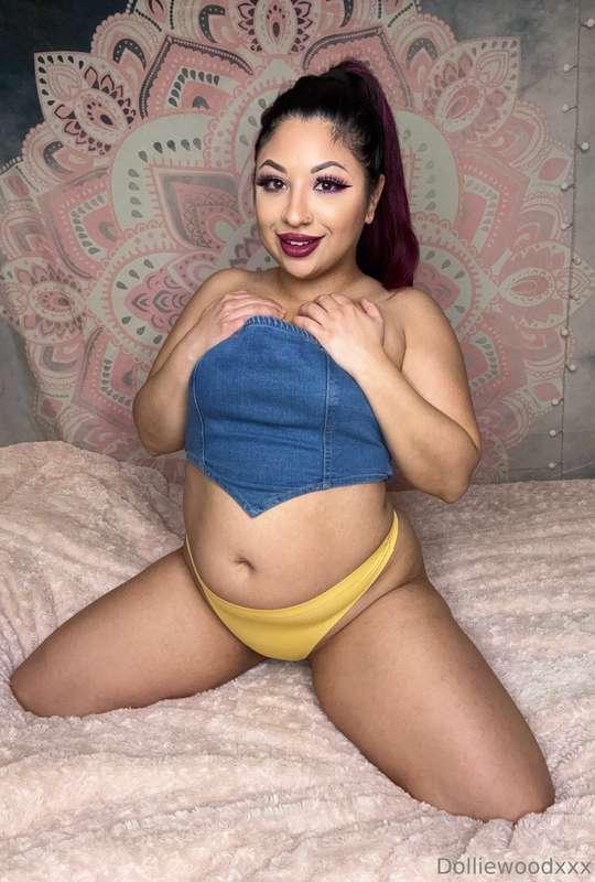 Breakfast in bed? Or morning sex? 😈