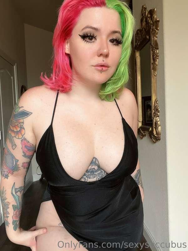 New hair. Need someone to pull on it as I suck their cock. A..