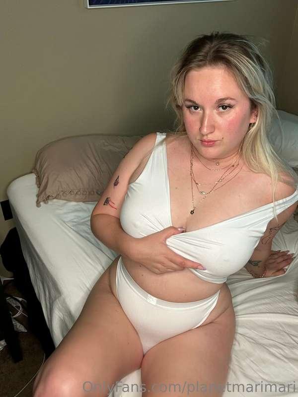 swipe for an intimate masturbation video ;)   full version j..