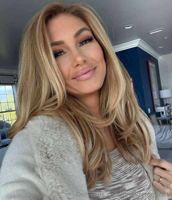 make sure you smile today 🤍