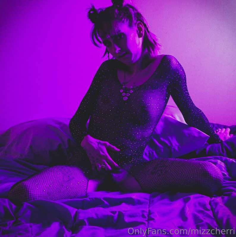 So do you like my photo set?…cause I fuck men who tip well 😊