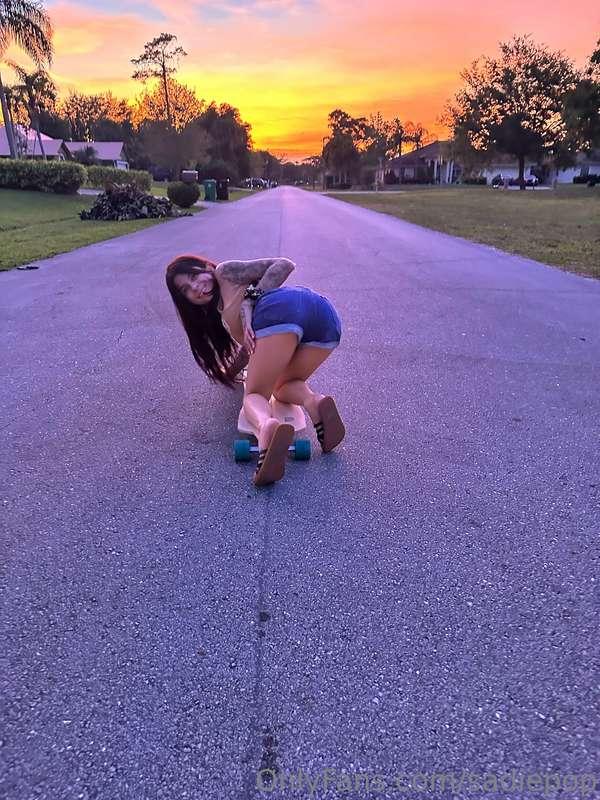 Sunsets & longboards 🌞 you saw it first 💯 #sunset #longboard..