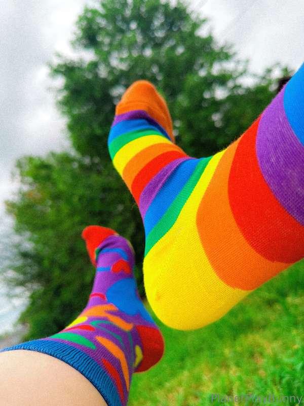 Yall have been asking to see my feet more.. so take socked f..