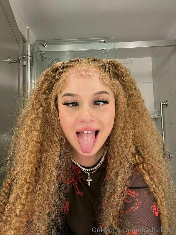 😜