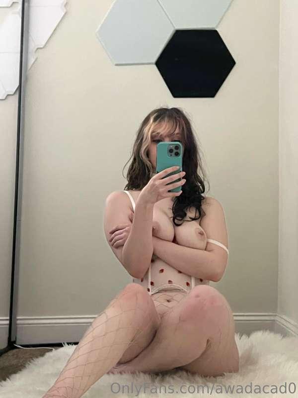 HELLO! SORRY I DIED FOR A FEW DAYS I GOT MY PERIOD BUT ITS D..