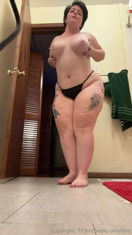 About to hit the shower babe 😘 what do you want to see tomor..