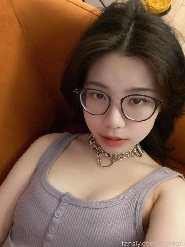 Join me on the couch? 𓆩🖤𓆪

#fyp #asian #girl #egirl #cute #sweet #kawaii #girlfriend #GFE #glasses