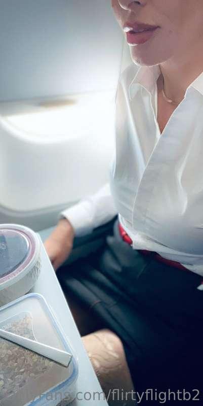 Should I start accepting tips 👅 under the tray table?