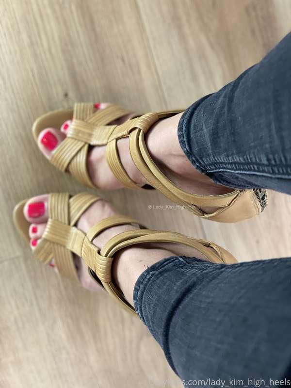 lady_kim_high_heels image #9