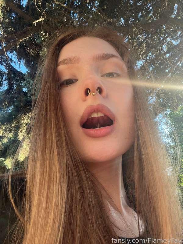 I caught a ray of sunshine!

✦ #fyp #tiktok #petite #bitch #girlnextdoor #alternative #cute #petite #anime #teen ✦
