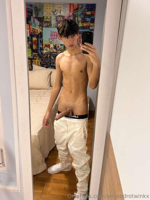 Will you play with me please ? 🥺