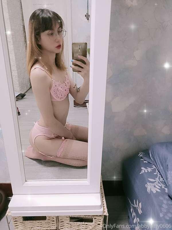 Oh god ,i like this lingery 
So sexy ❤️❤️❤️