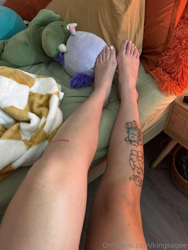 Freshly shaved legs >