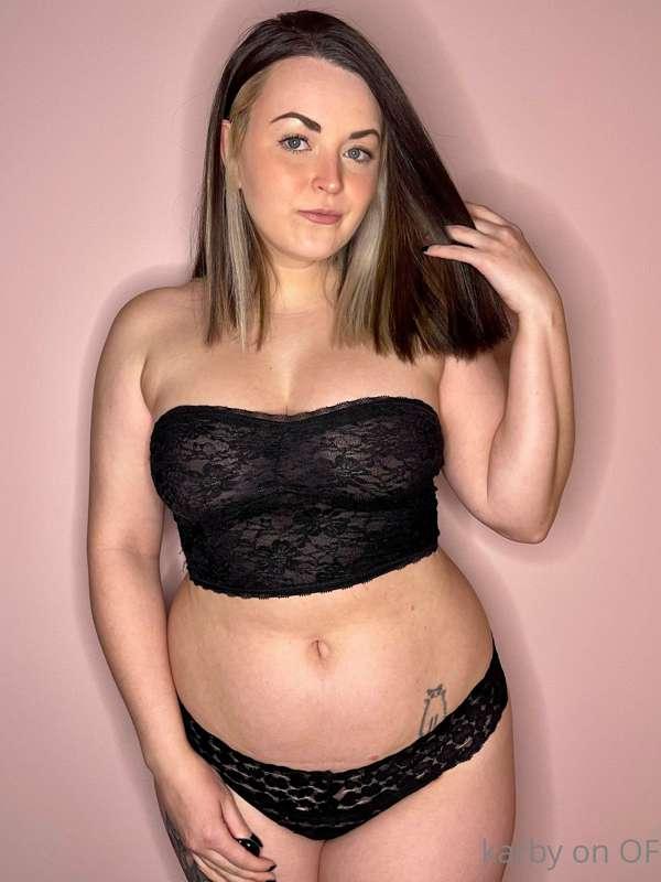 Black lace is my favorite, what about you? 🖤