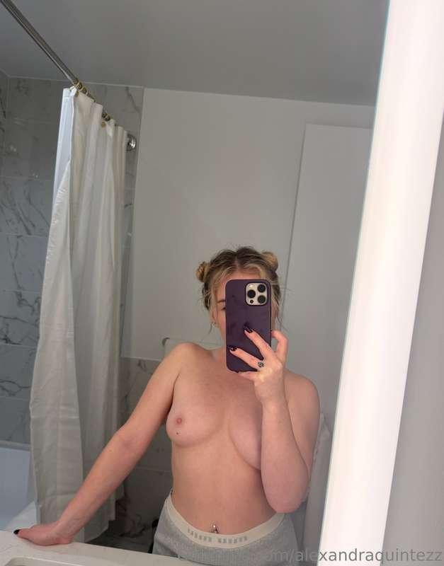 Pussy sore 🕳️🍆💦😏 Guess why !? 🥺