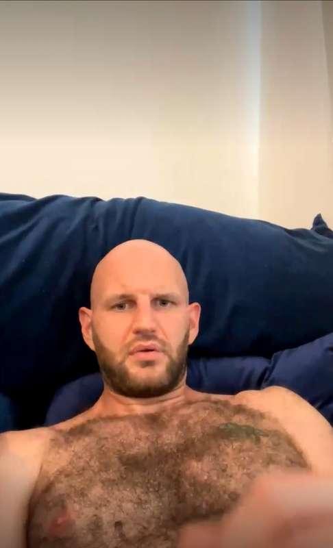 Heres a little taste of a previous live show 😈 jerking off a..