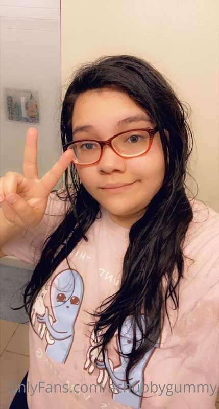 Hiya!! Just finished taking a showerrr! Wanna see?? 