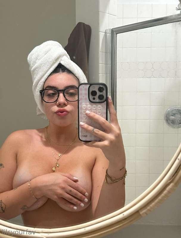 on my glasses pls 🤓