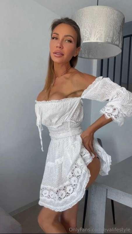 I walked yesterday in a white dress without panties 👄and aft..